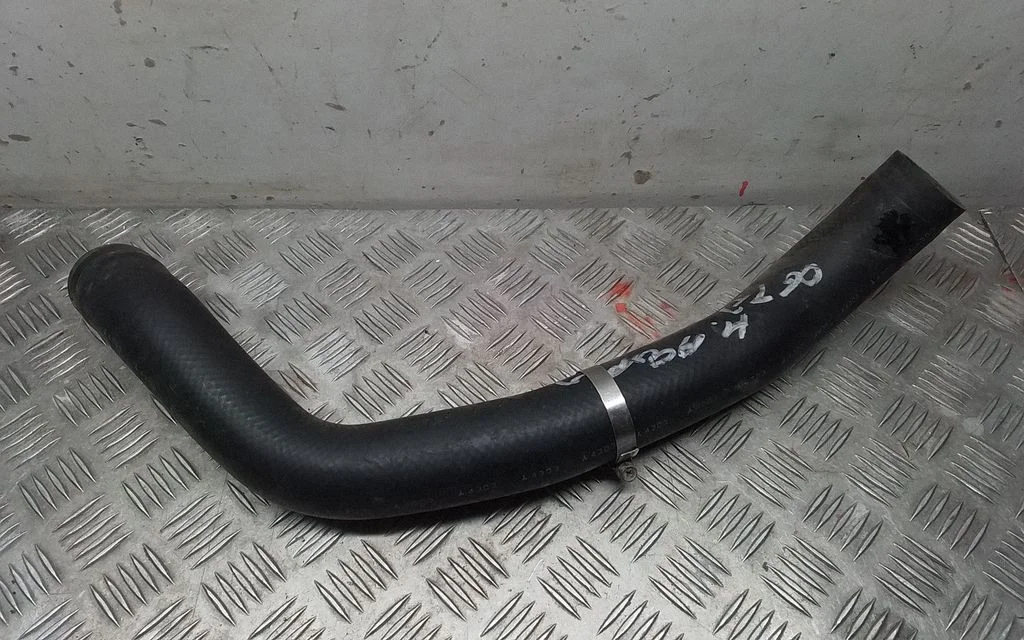 Intercooler hose/pipe