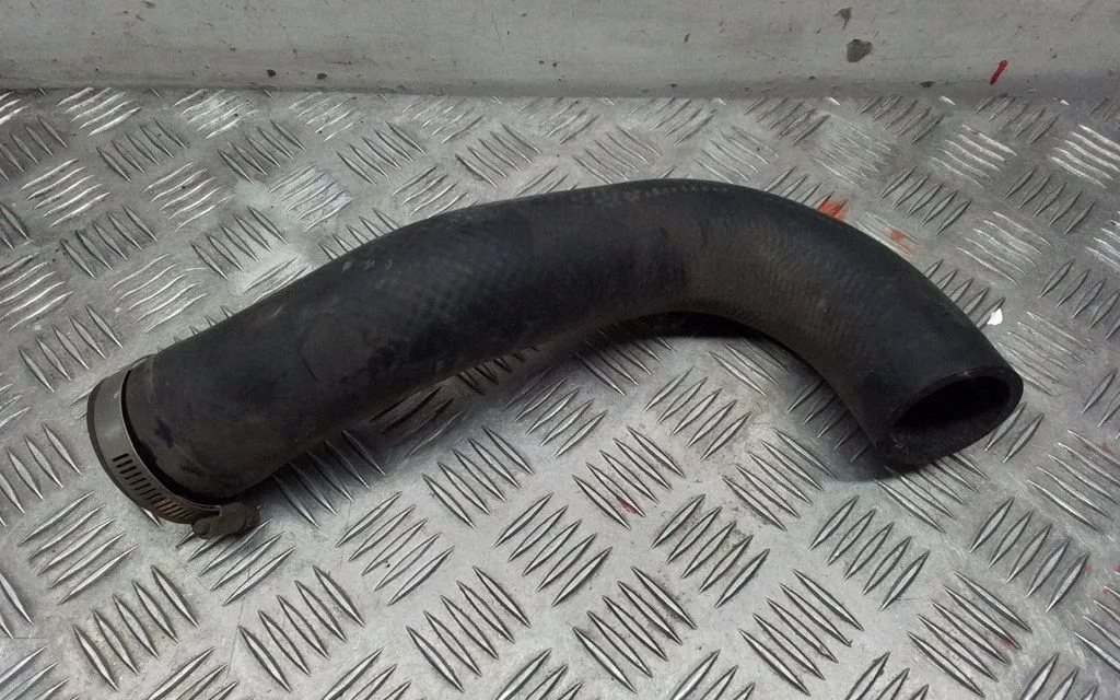 Intercooler hose/pipe