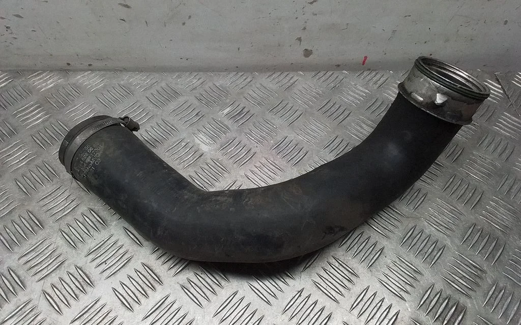 Vahejahuti voolik (-ud)/ toru (-d) A1645280682