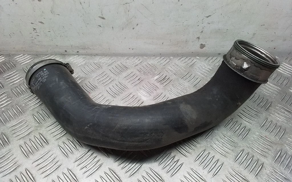 Vahejahuti voolik (-ud)/ toru (-d) A1645280682