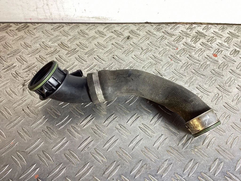 Intercooler hose/pipe 95B145833