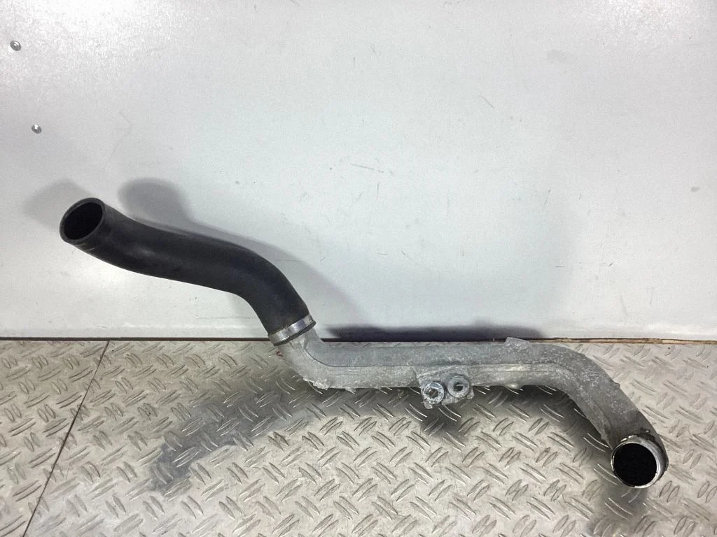 Intercooler hose/pipe