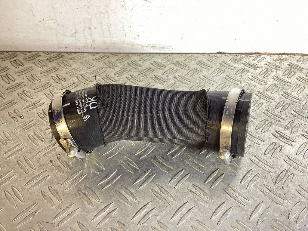 Intercooler hose/pipe 95B145993G