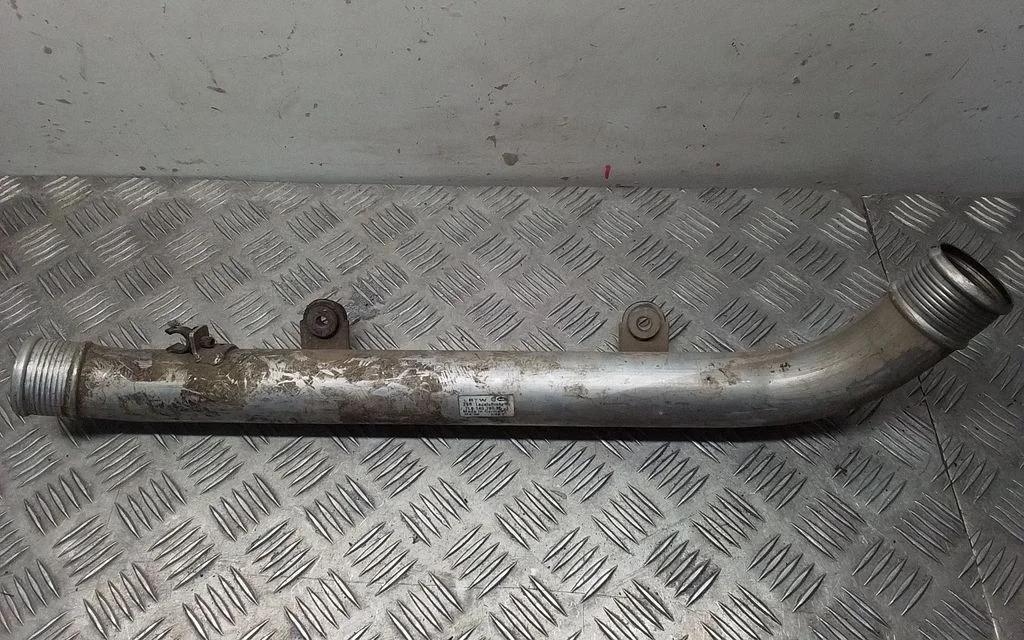 Wąż / rura intercoolera 7L6145795