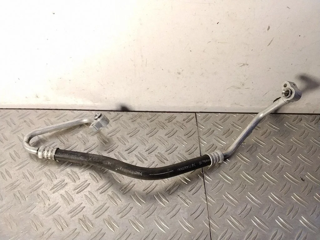Air conditioning (A/C) pipe/hose