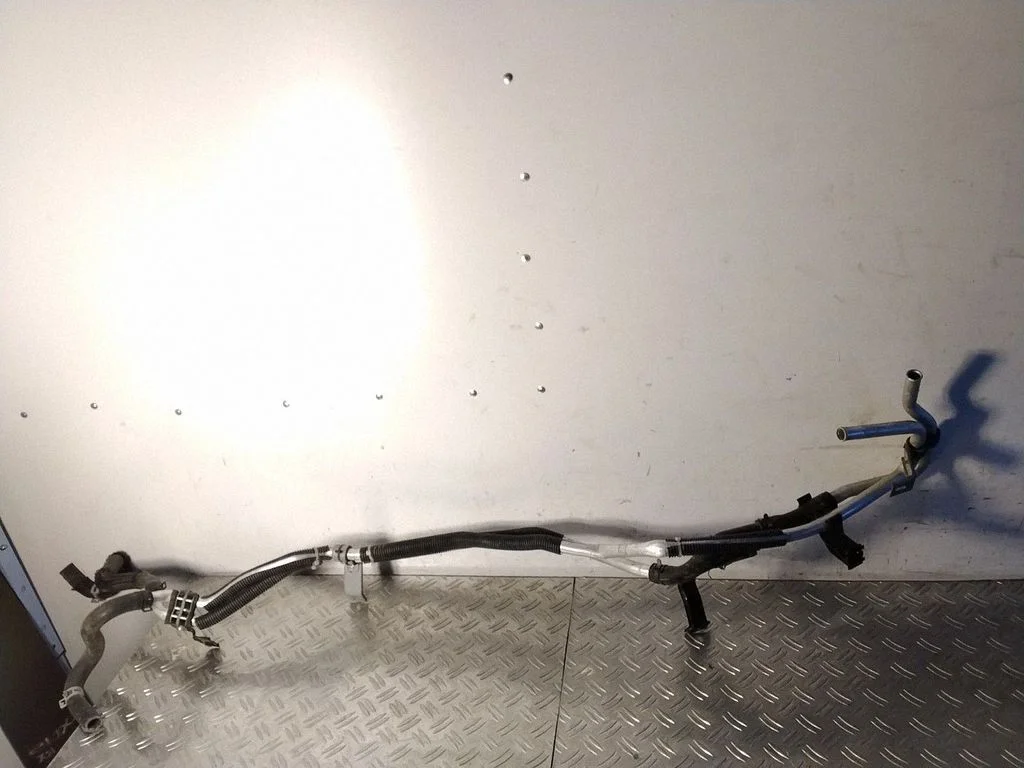 Air conditioning (A/C) pipe/hose