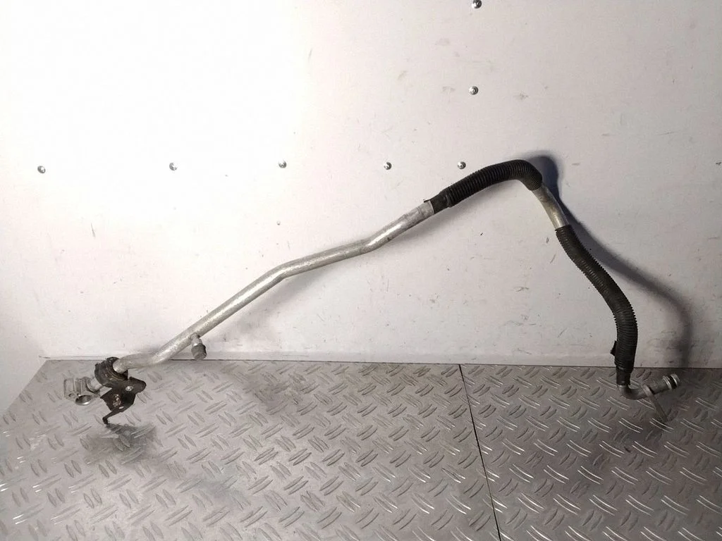 Air conditioning (A/C) pipe/hose