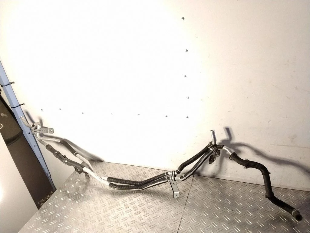 Air conditioning (A/C) pipe/hose