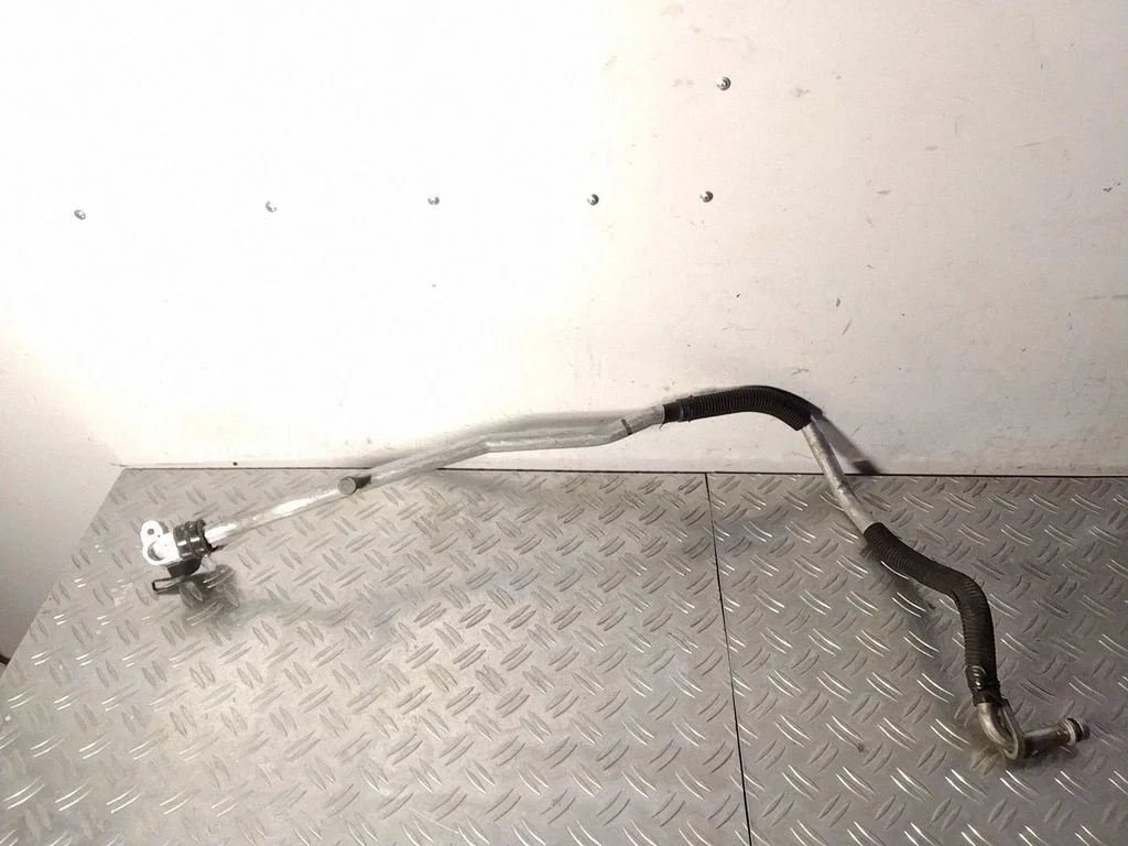 Air conditioning (A/C) pipe/hose