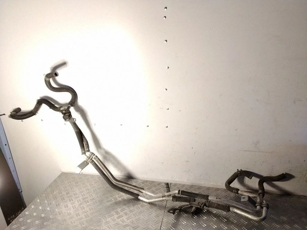 Air conditioning (A/C) pipe/hose