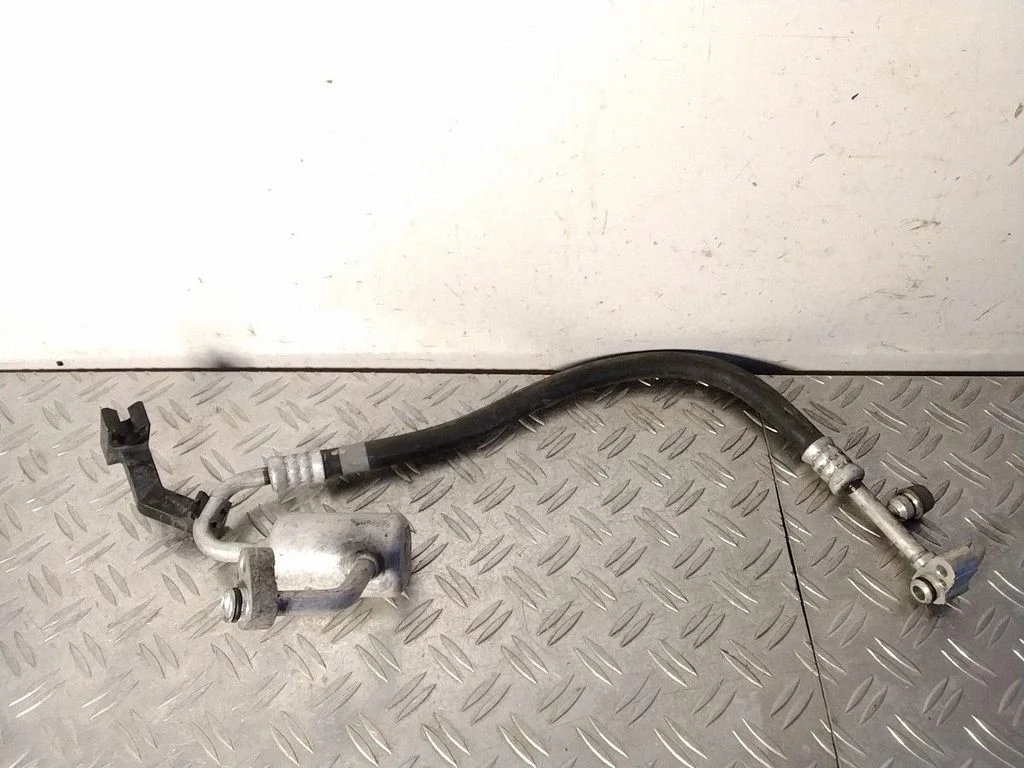 Air conditioning (A/C) pipe/hose
