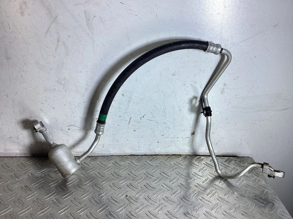 Air conditioning (A/C) pipe/hose
