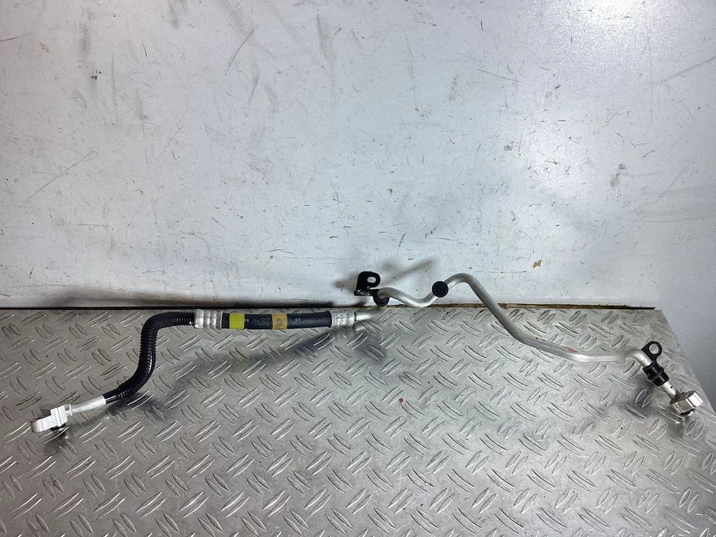 Air conditioning (A/C) pipe/hose