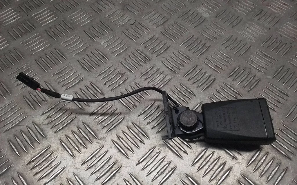 Rear seatbelt buckle – Porsche Macan (95B) (2019-)