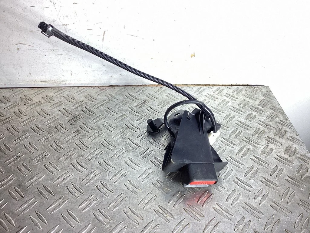 Rear seatbelt buckle – Lexus NX (2021-)