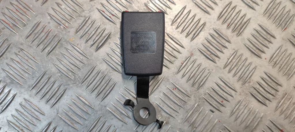 Rear seatbelt buckle – Porsche 911 991 (2011-2019)