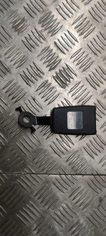 Rear seatbelt buckle – Porsche 911 991 (2011-2019)