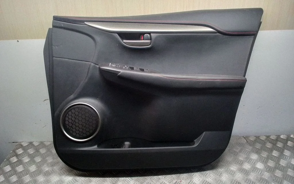 Eesmiste uste sisevooder – Lexus RX 450H (2016-)
