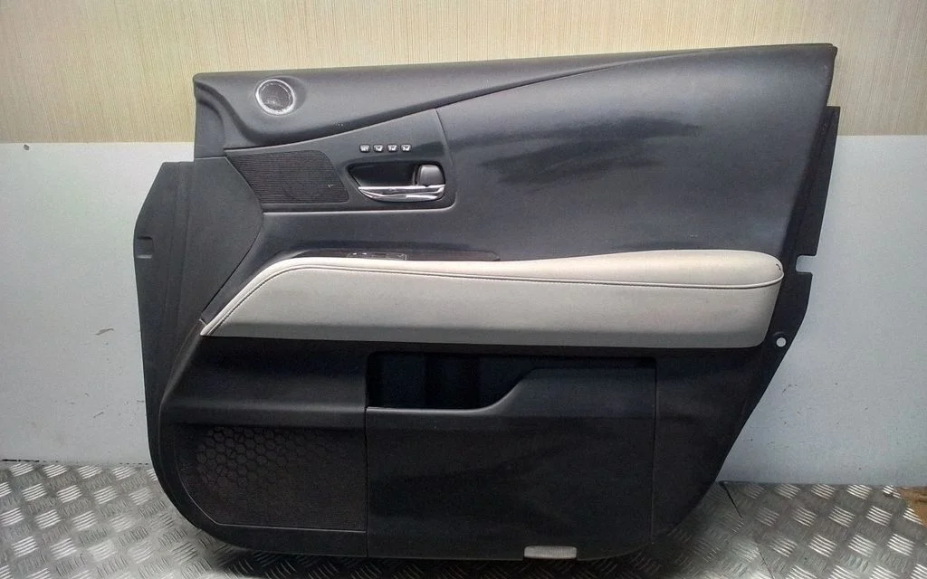 Eesmiste uste sisevooder – Lexus RX III (2008-2015)