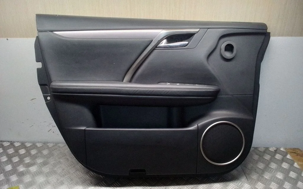 Eesmiste uste sisevooder – Lexus RX 450H (2016-)