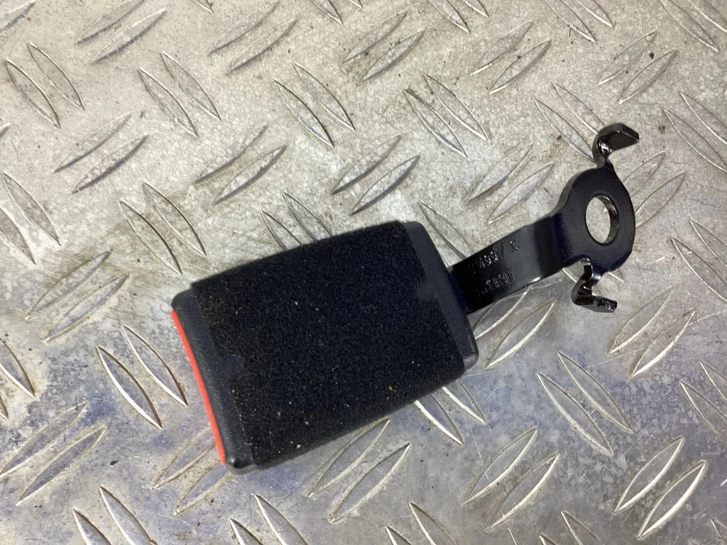 Rear seatbelt buckle – Porsche 911 997 (2004-2013)