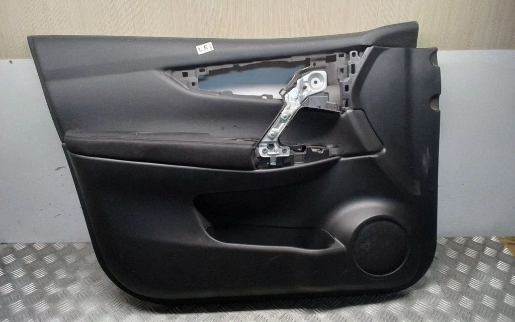 Eesmiste uste sisevooder – Nissan Qashqai (2014-2016)