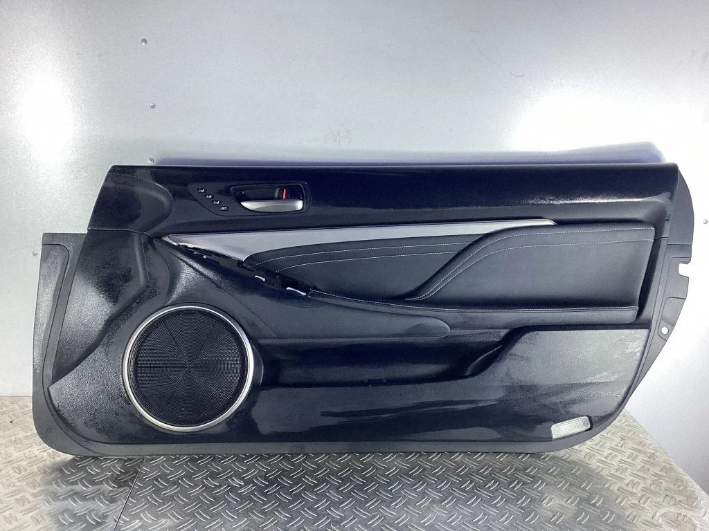 Eesmiste uste sisevooder – Lexus RC (2014-)
