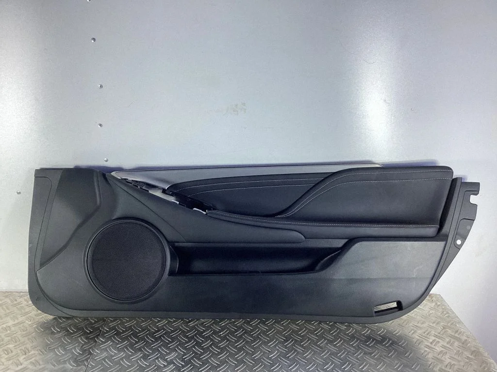 Eesmiste uste sisevooder – Lexus RC (2014-)