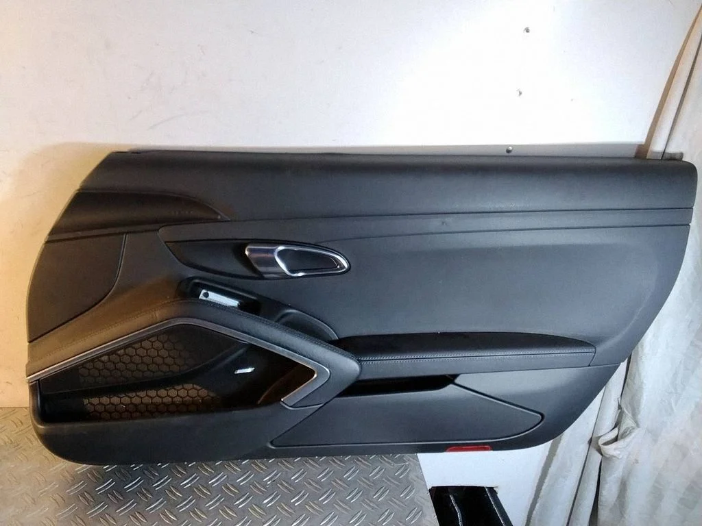 Eesmiste uste sisevooder – Porsche 911 991 (2011-2019)