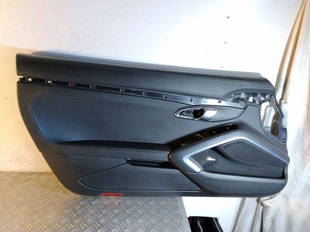 Eesmiste uste sisevooder – Porsche 911 991 (2011-2019)