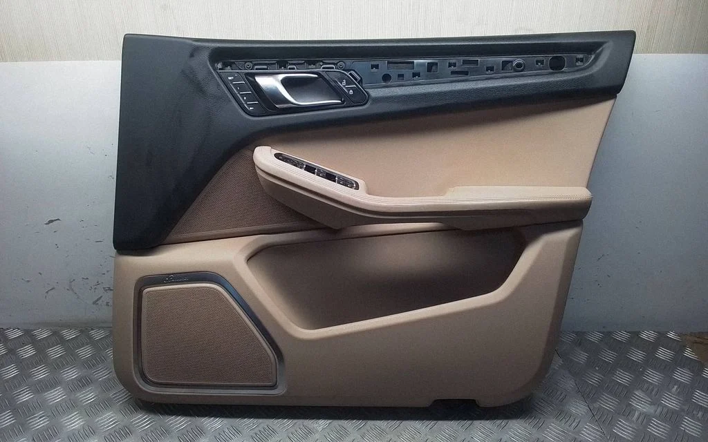 Eesmiste uste sisevooder – Porsche Macan (95B) (2019-)