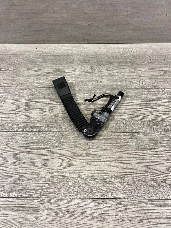 Front seatbelt buckle – BMW 7 Series F01 F02 F03 F04 (2008-2016)