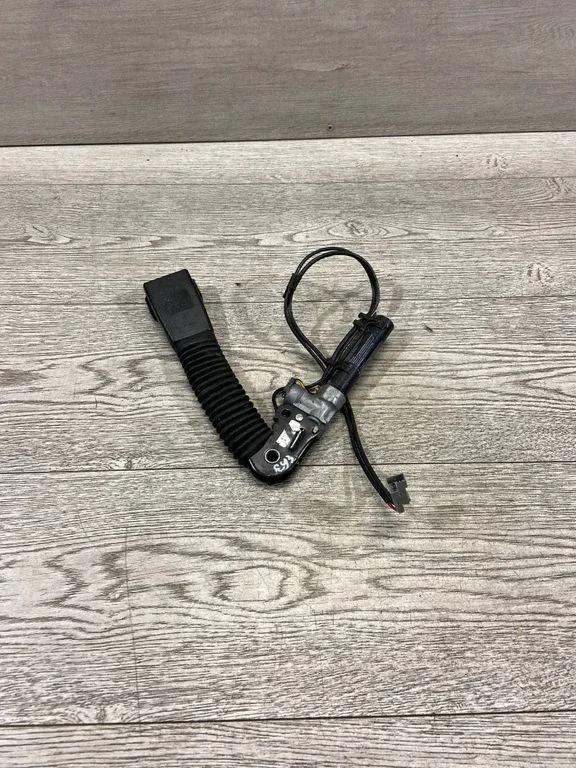 Front seatbelt buckle – BMW 3 Series E92 E93 (2005-2014)