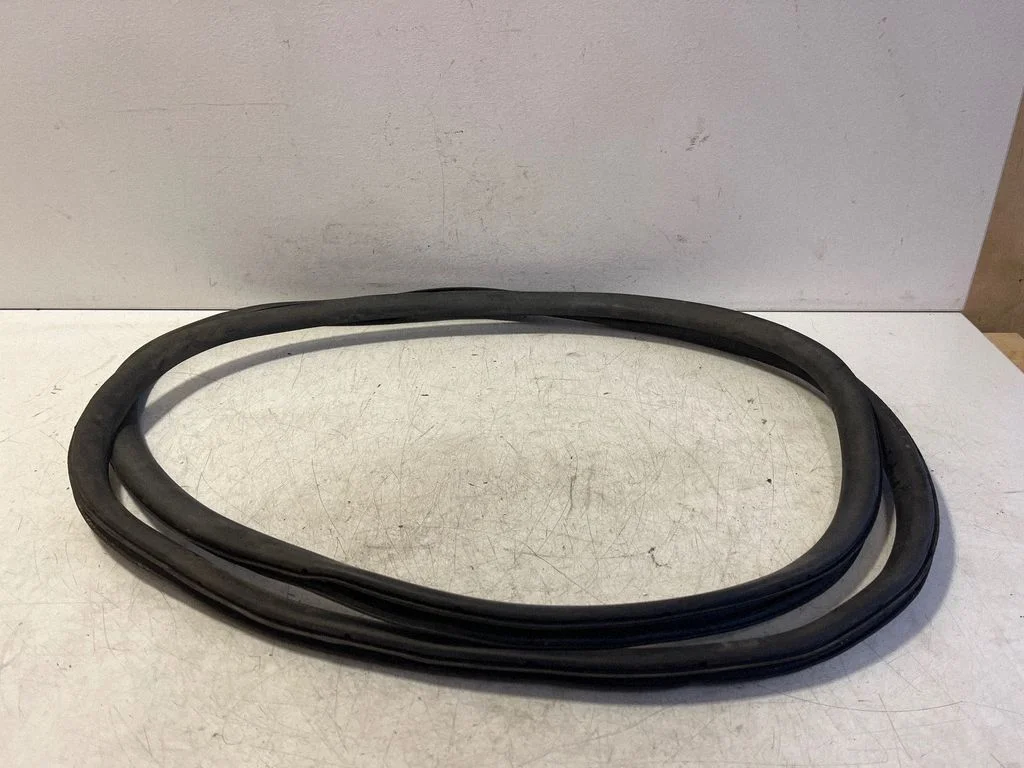 Front door rubber seal 8E0831721B