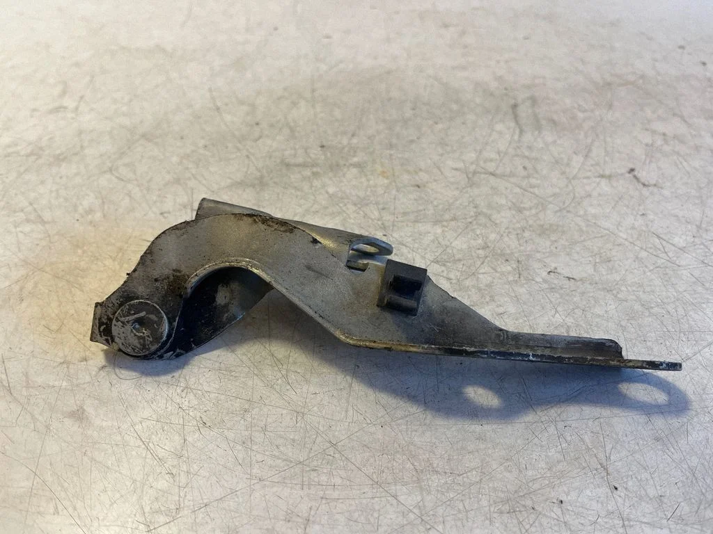 Mootorikapoti hinged – Toyota Avensis T250 (2006-2009)