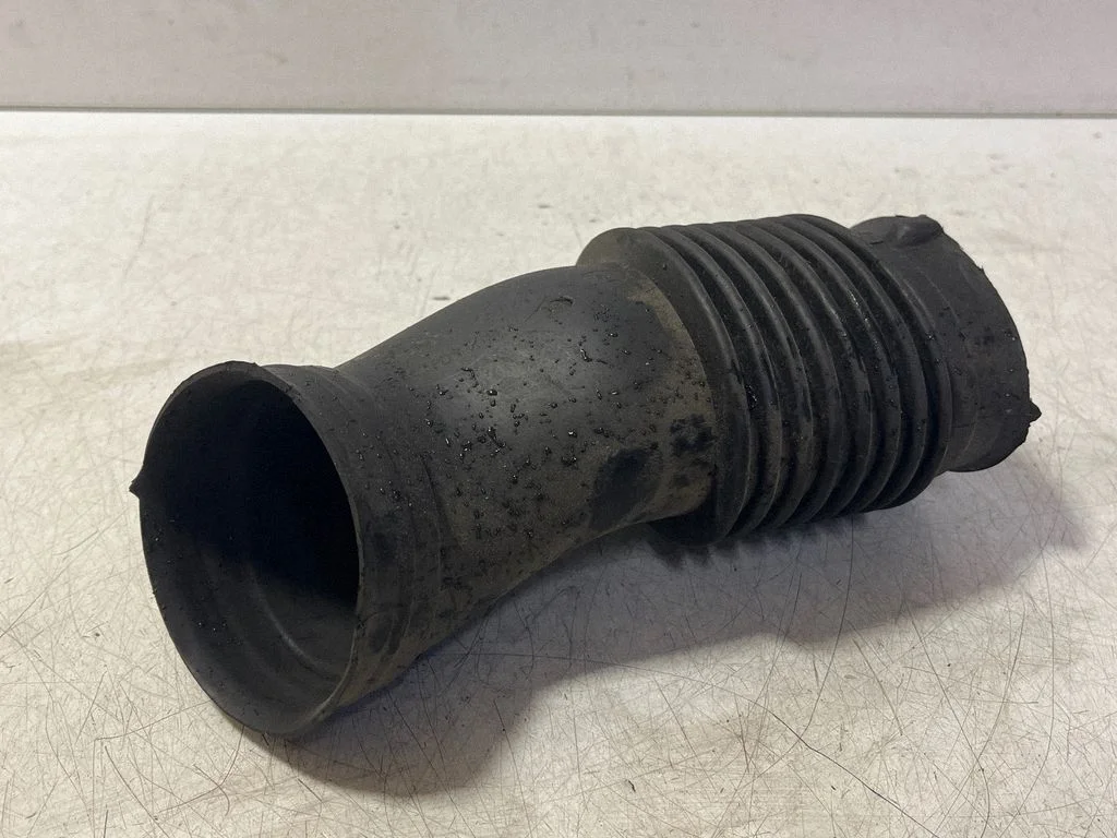 Air intake duct part – Opel Vectra C (2002-2005)