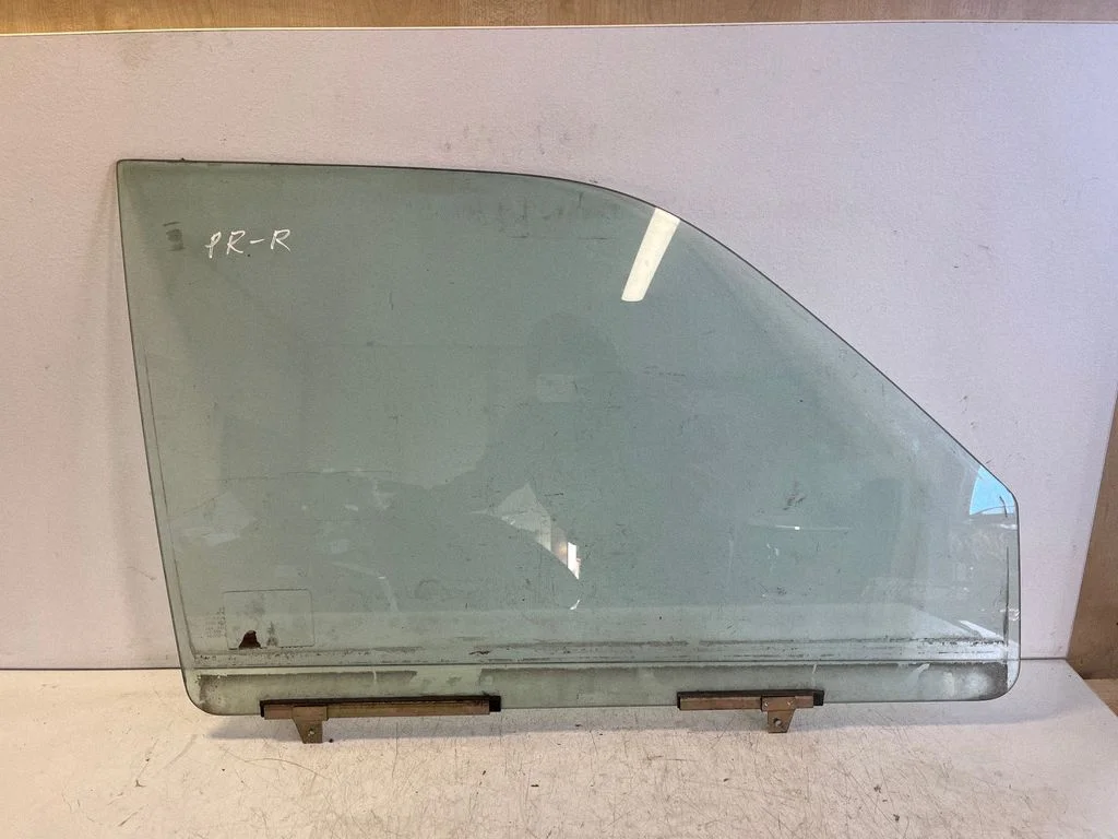 Front door window glass four-door – Mitsubishi Pajero Sport I (1996-2008)