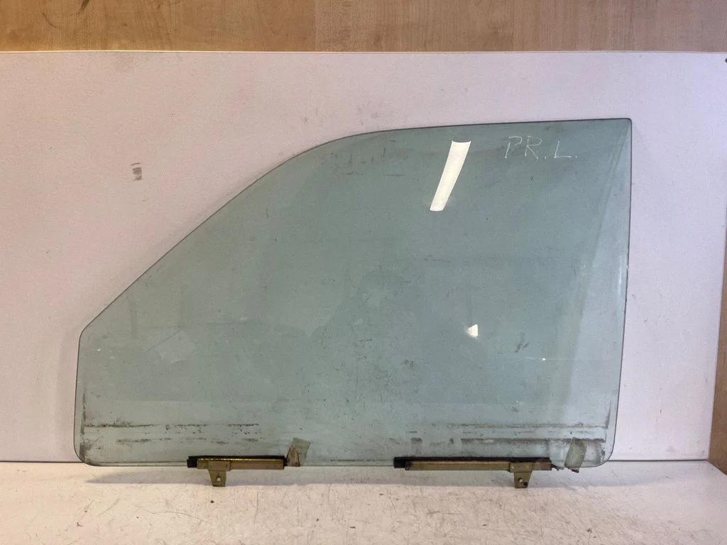 Front door window glass four-door – Mitsubishi Pajero Sport I (1996-2008)