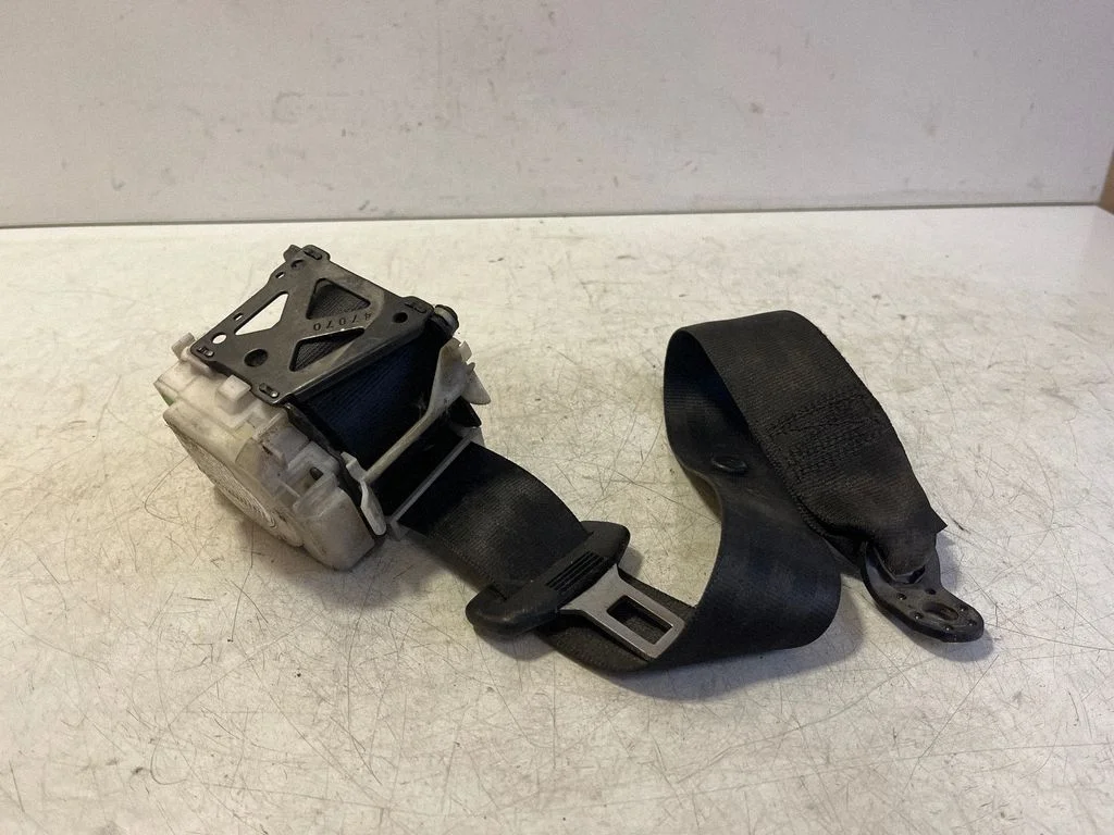 Rear seatbelt – Audi A4 S4 B6 8E 8H (2001-2005)