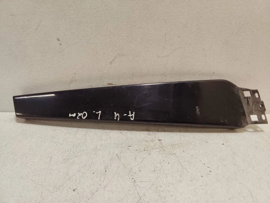 (B) piilari kate (välimine) – Audi A4 S4 B6 8E 8H (2001-2005)