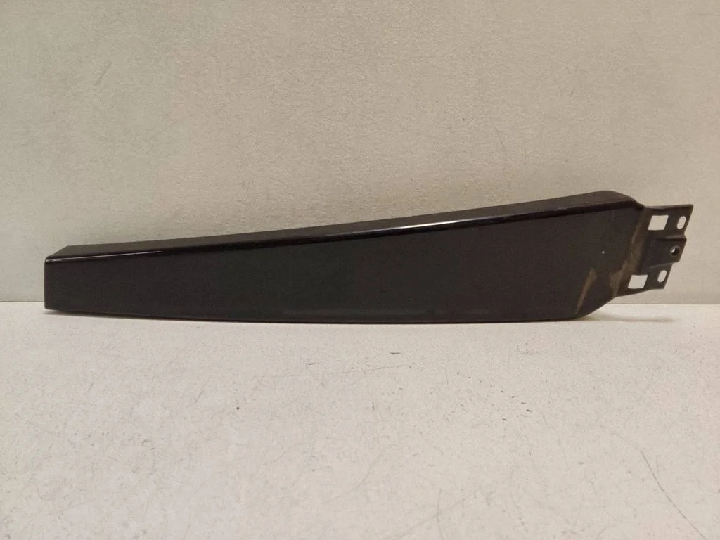 (B) piilari kate (välimine) – Audi A4 S4 B6 8E 8H (2001-2005)
