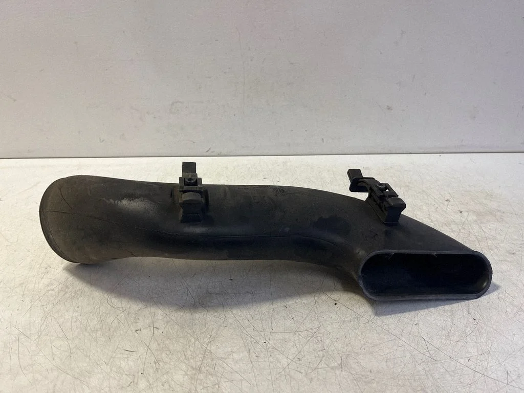 Air intake duct part – Opel Vectra C (2002-2005)