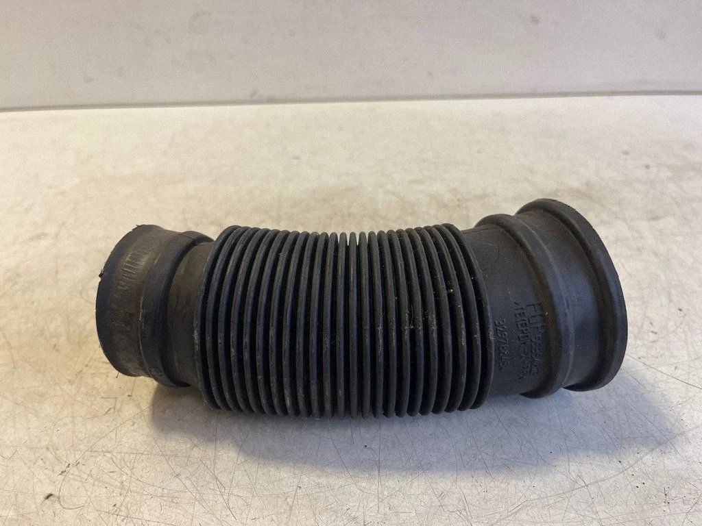 Air intake hose/pipe – Opel Vectra C (2005-2009)