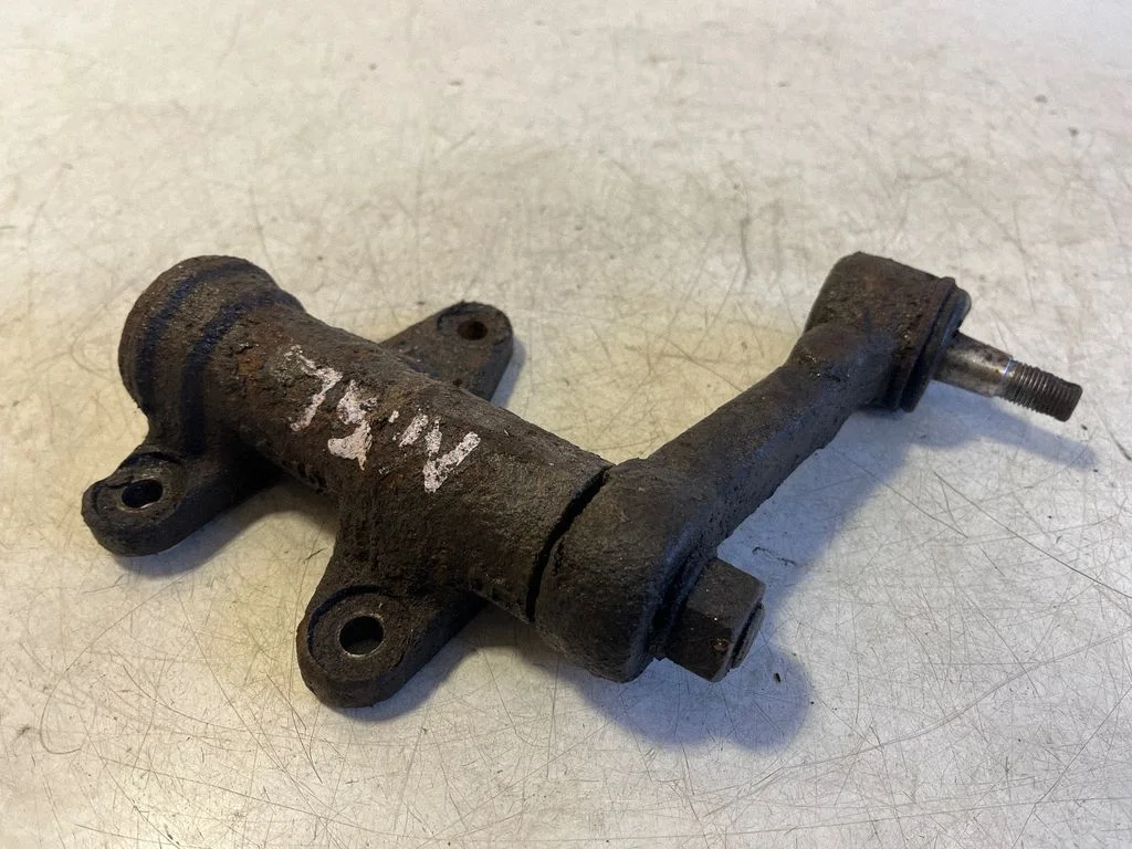 Steering tie rod – Mitsubishi Pajero Sport I (1996-2008)