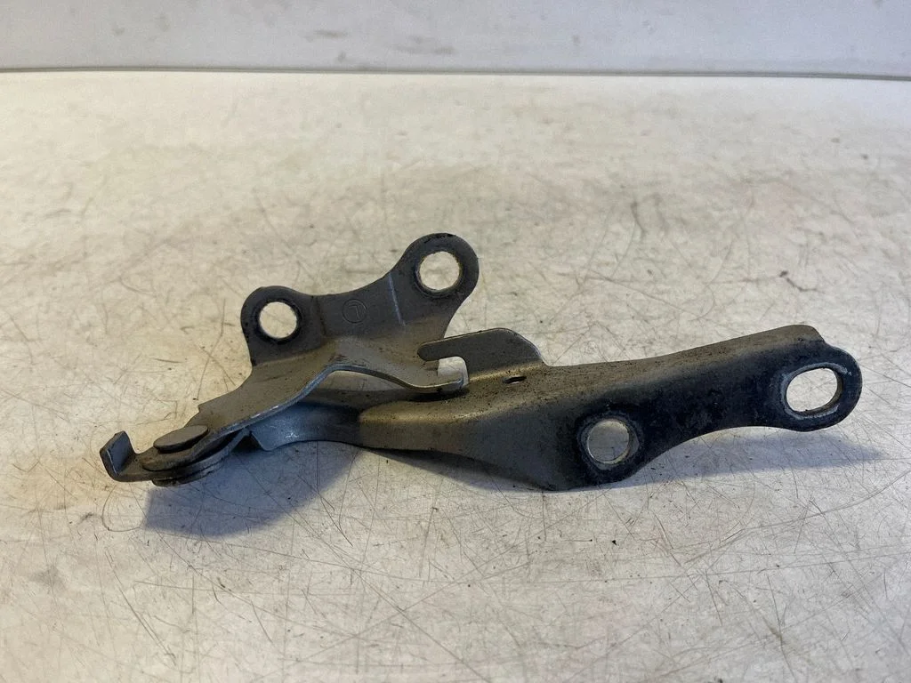 Mootorikapoti hinged – Toyota Avensis T250 (2006-2009)