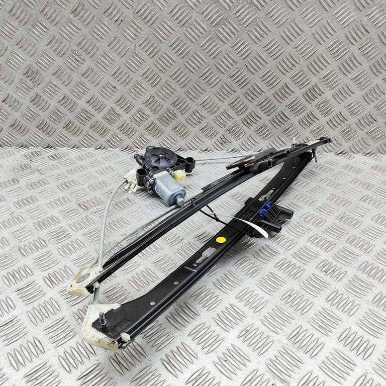 Front door electric window regulator 5Q0959801B