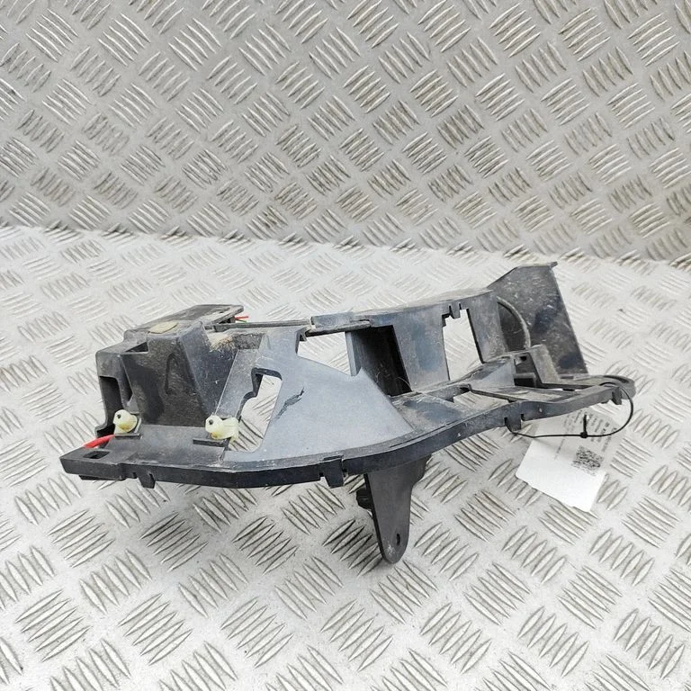 Aizmugurējā bufera turētājs 9809260680