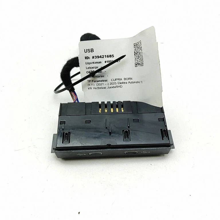 USB-pesa – Cupra Born (2021-)