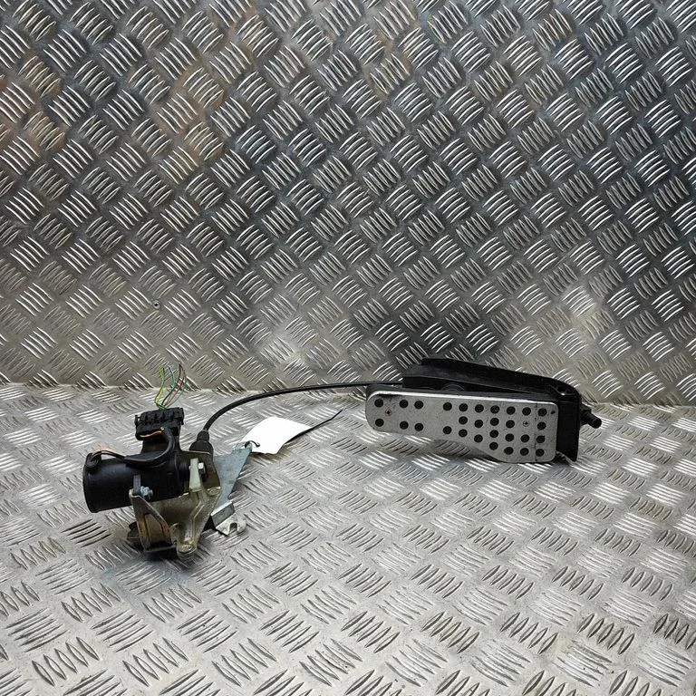 Accelerator throttle pedal – Porsche Boxster 986 (1996-2004)