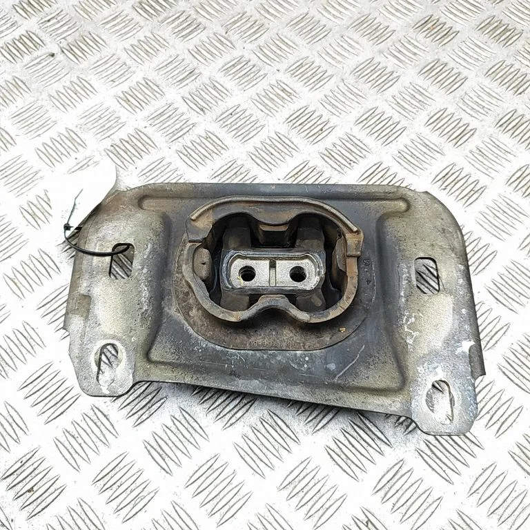 Engine mount bracket 9673768680